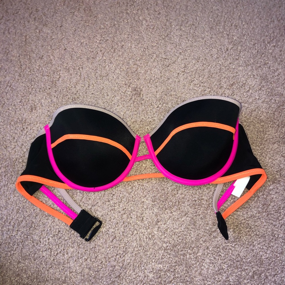 Victoria’s Secret bikini top